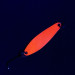 Luhr Jensen Needle fish 2 UV (świeci w ultrafiolecie), Biały/Pomarańczowy UV, 3 g błystka wahadłowa #17598